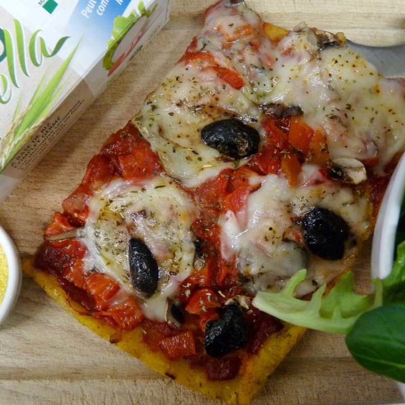 Pizza de polenta à la mozzarella&nbsp;vegan