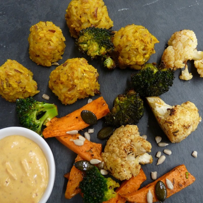 Boulettes de céréales et petits légumes&nbsp;rôtis