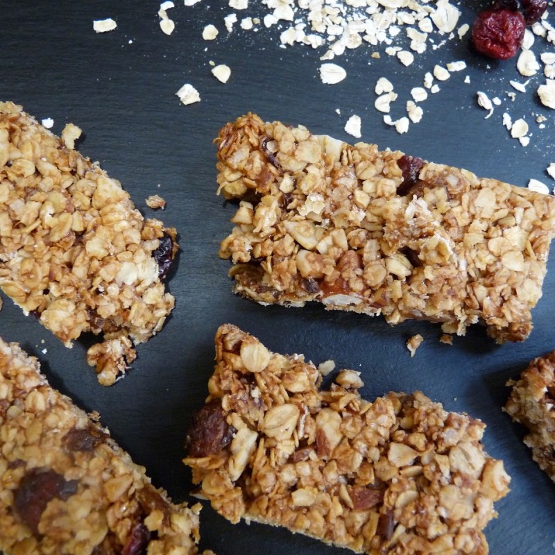 Barres moelleuses à l&rsquo;avoine et aux&nbsp;cranberries