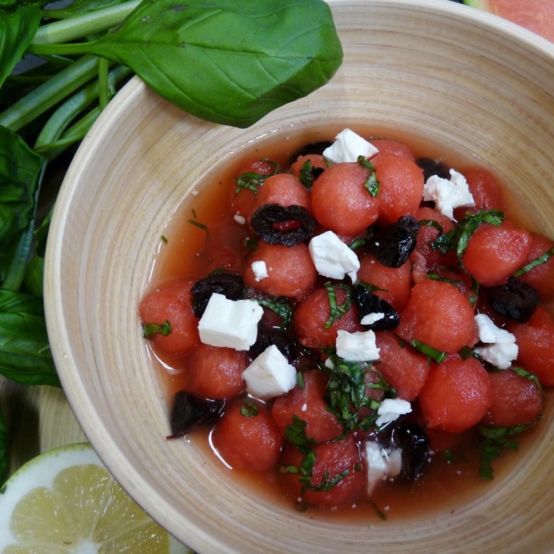 Billes de pastèque, feta et olives&nbsp;noires