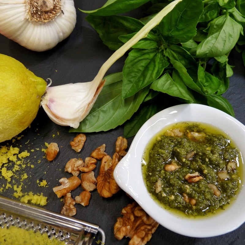 Pesto de basilic, noix et&nbsp;citron