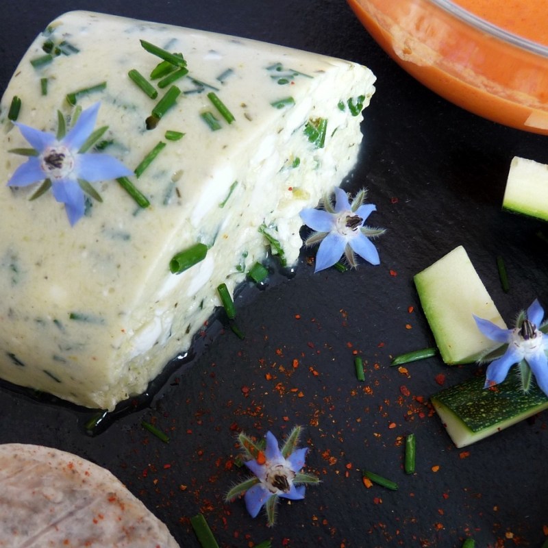 Terrine de courgettes au fromage de chèvre, sauce&nbsp;poivron