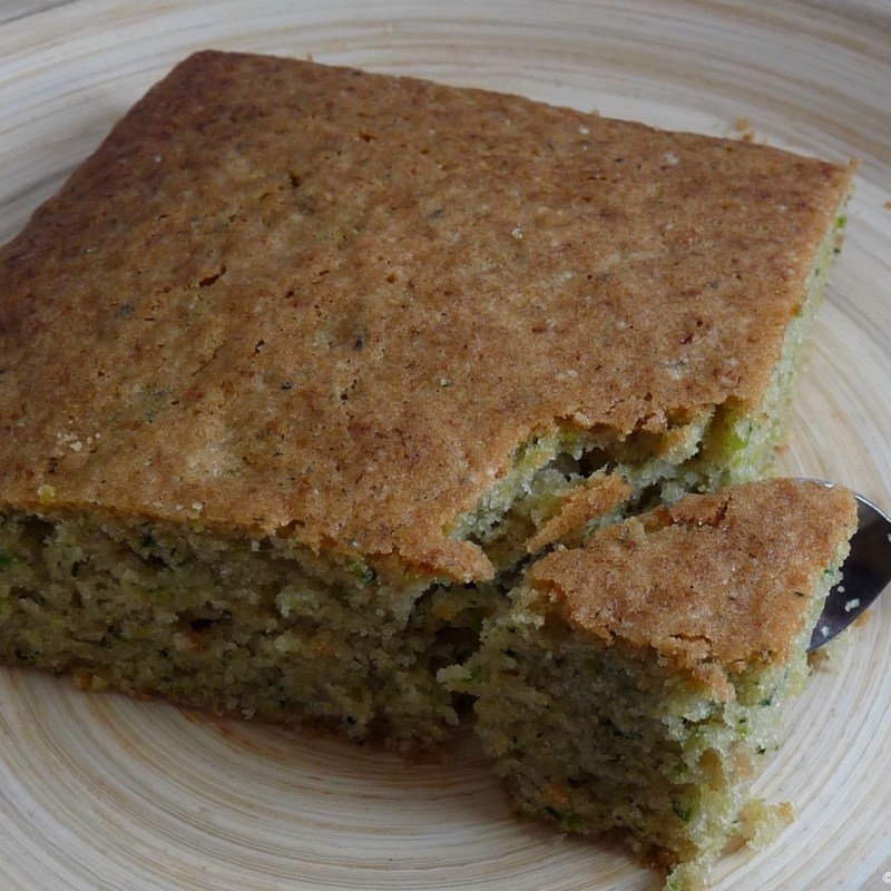 Gâteau moelleux aux courgettes et aux amandes (sans gluten, sans&nbsp;lait)