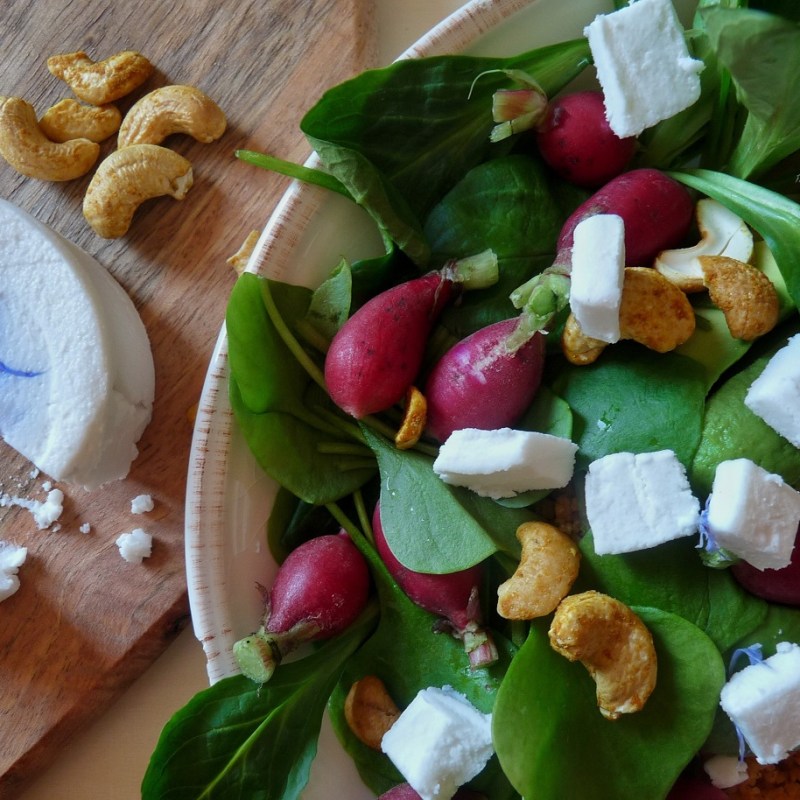Salad bowl au &laquo;&nbsp;fromage&nbsp;&raquo; végétal