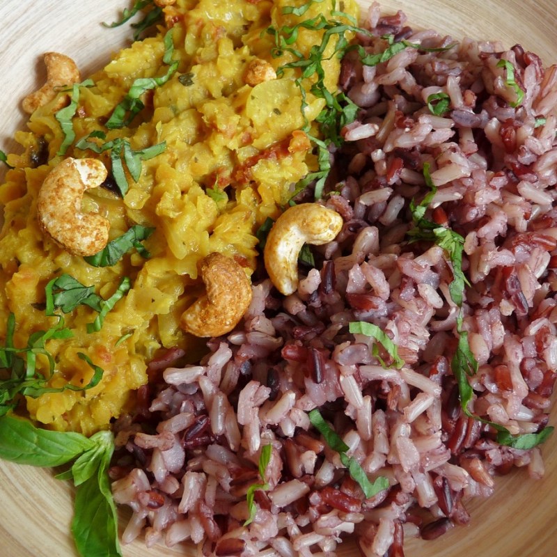 Dahl indien aux lentilles corail, lait de coco et&nbsp;curry