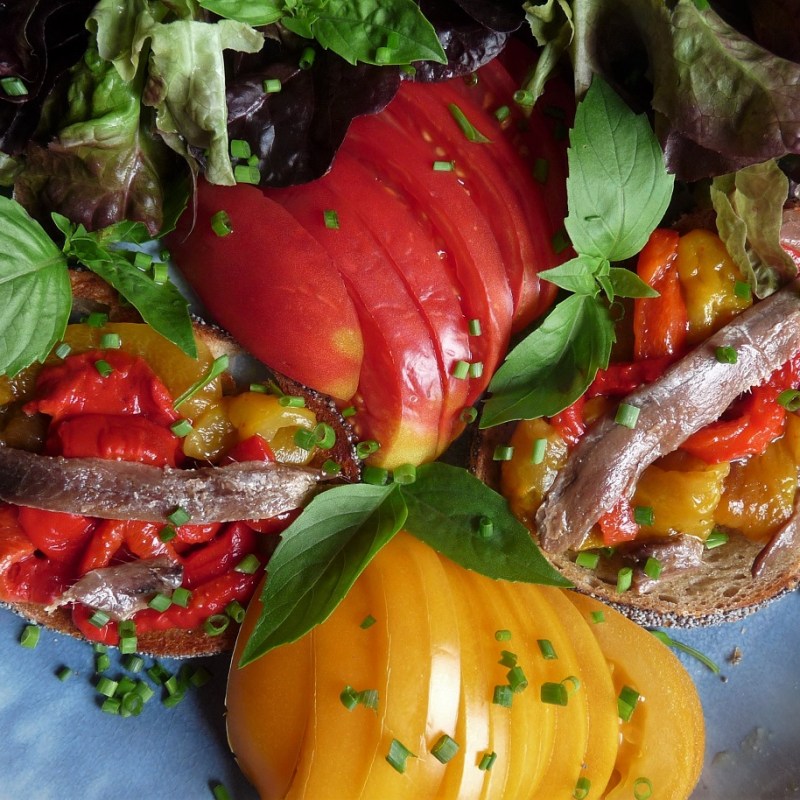 Bruschettas aux poivrons grillés et aux&nbsp;anchois