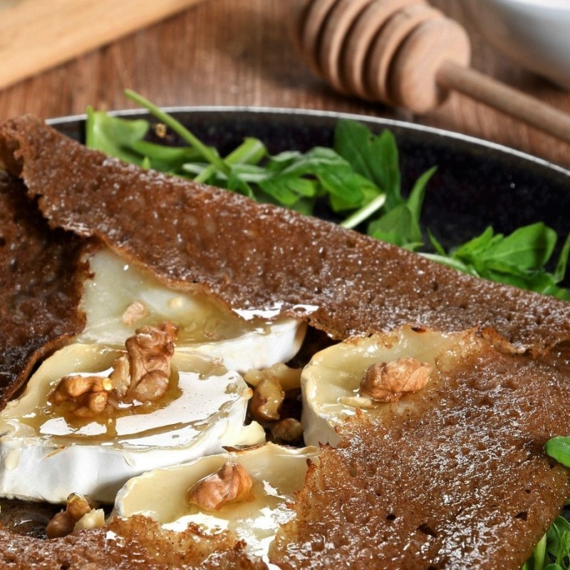 Galette de sarrasin au chèvre frais et au&nbsp;miel