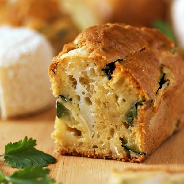 Cake à la farine de châtaigne, au fromage de brebis et à la&nbsp;coppa