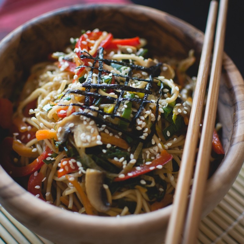 Pad thaï au tofu fumé et aux petits&nbsp;légumes