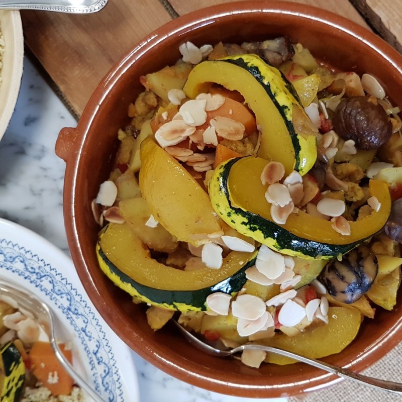 Tajine d&rsquo;automne vegan aux coings et aux&nbsp;châtaignes