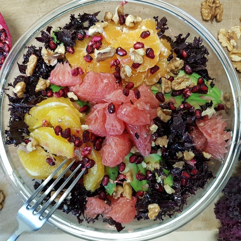 Salade de chou kale aux agrumes et sauce à l’huile de&nbsp;cameline