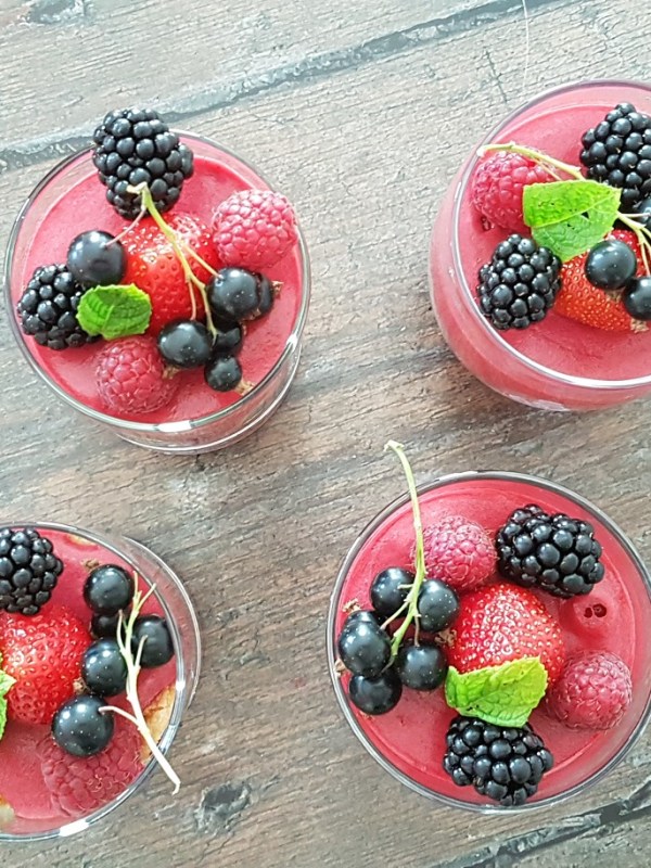 Verrines de mousse de fruits rouges (sans&nbsp;lait)