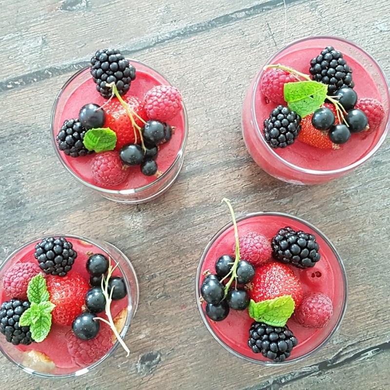 Verrines de mousse de fruits rouges (sans&nbsp;lait)
