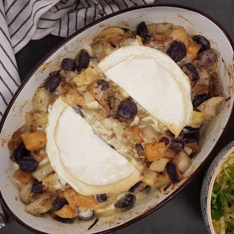 Tartiflette au reblochon, au seitan fumé et aux légumes&nbsp;anciens
