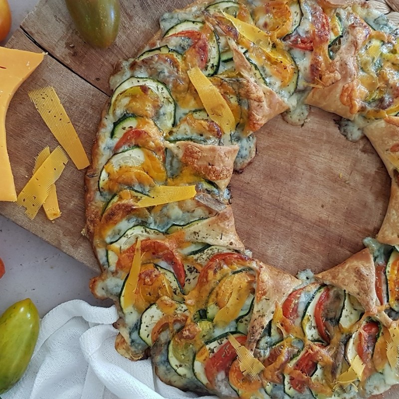 Tarte feuilletée aux courgettes, tomates et cheddar de&nbsp;brebis