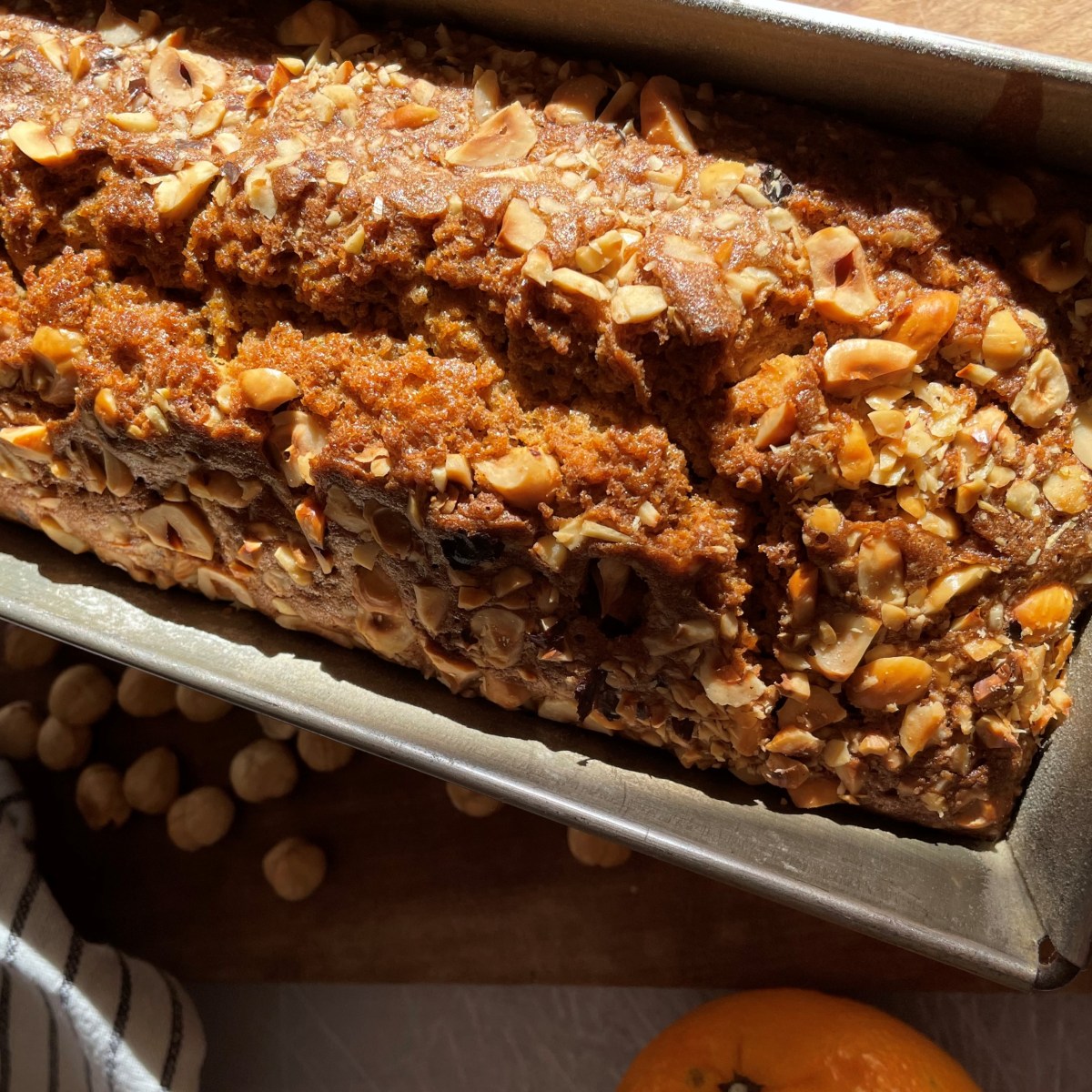 Carrot cake à la cannelle, aux noisettes grillées, à l&rsquo;orange et au&nbsp;gingembre