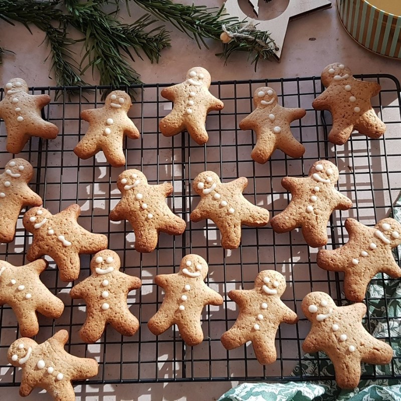 Bredele – bonshommes en pain d’épices au miel&nbsp;d&rsquo;acacia