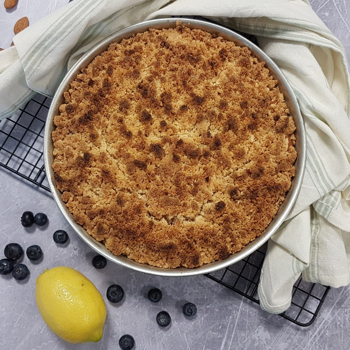 Gâteau crumble aux myrtilles, au citron et aux amandes (sans&nbsp;gluten)