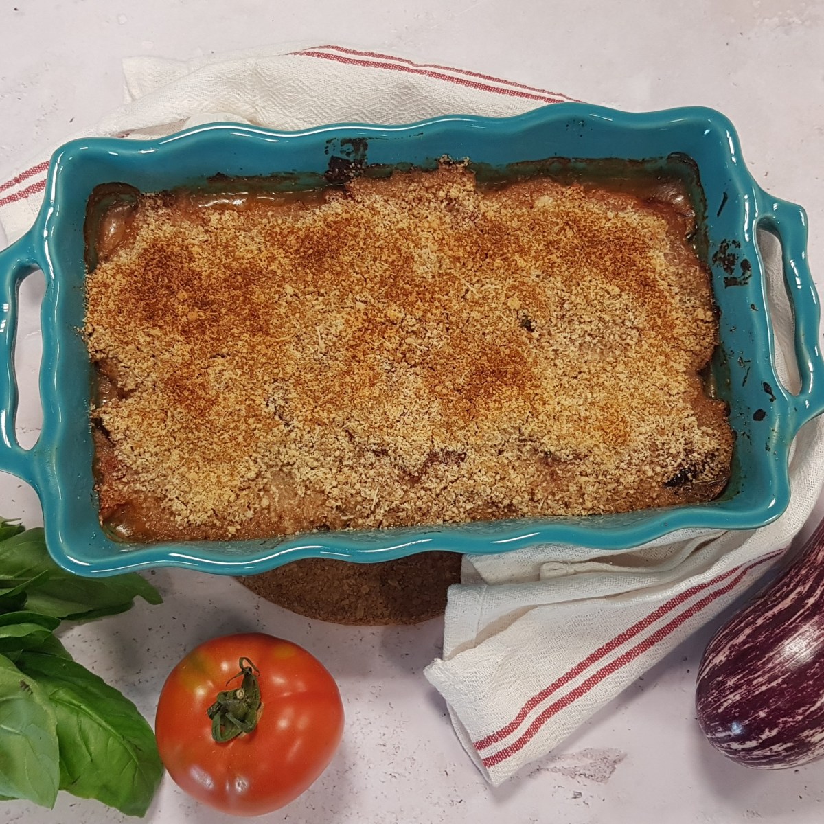 Parmigiana d&rsquo;aubergines aux tomates anciennes et au&nbsp;basilic