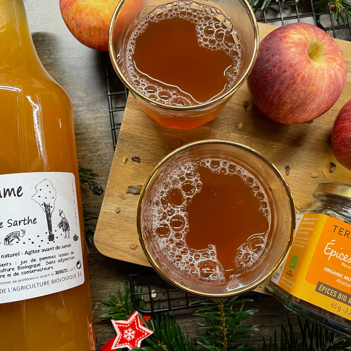 Jus de pomme chaud aux&nbsp;épices