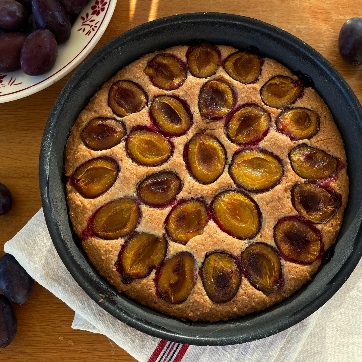 Moelleux aux prunes et aux&nbsp;amandes