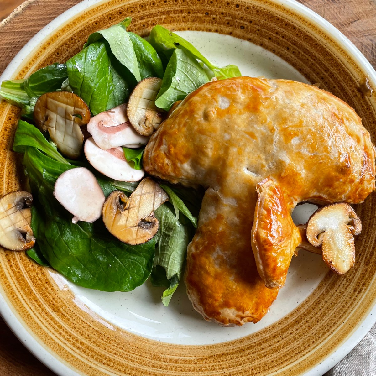 Tourtes feuilletées aux cèpes et champignons&nbsp;blonds