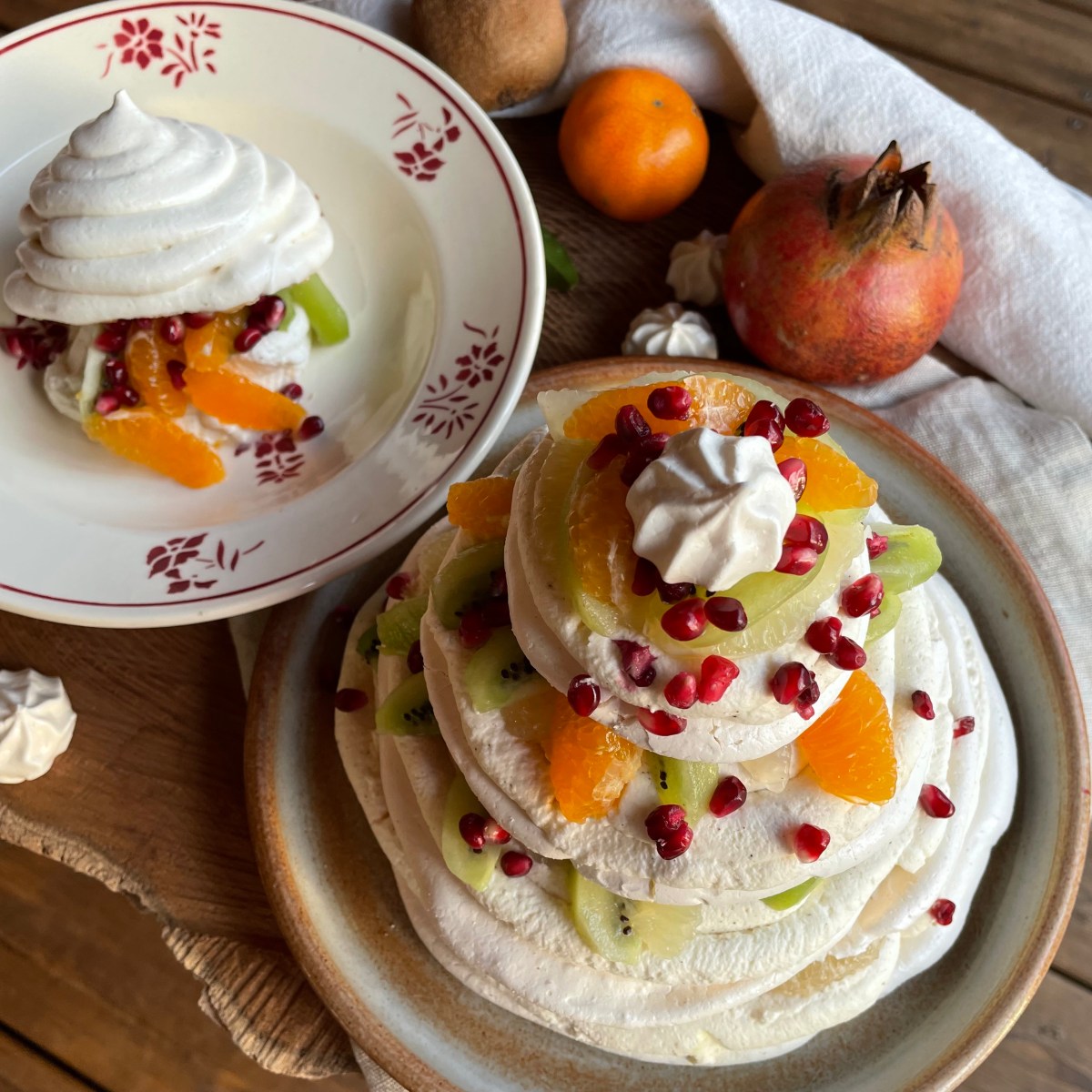 Pavlova d&rsquo;hiver : meringue française, crème fouettée à la vanille et&nbsp;agrumes
