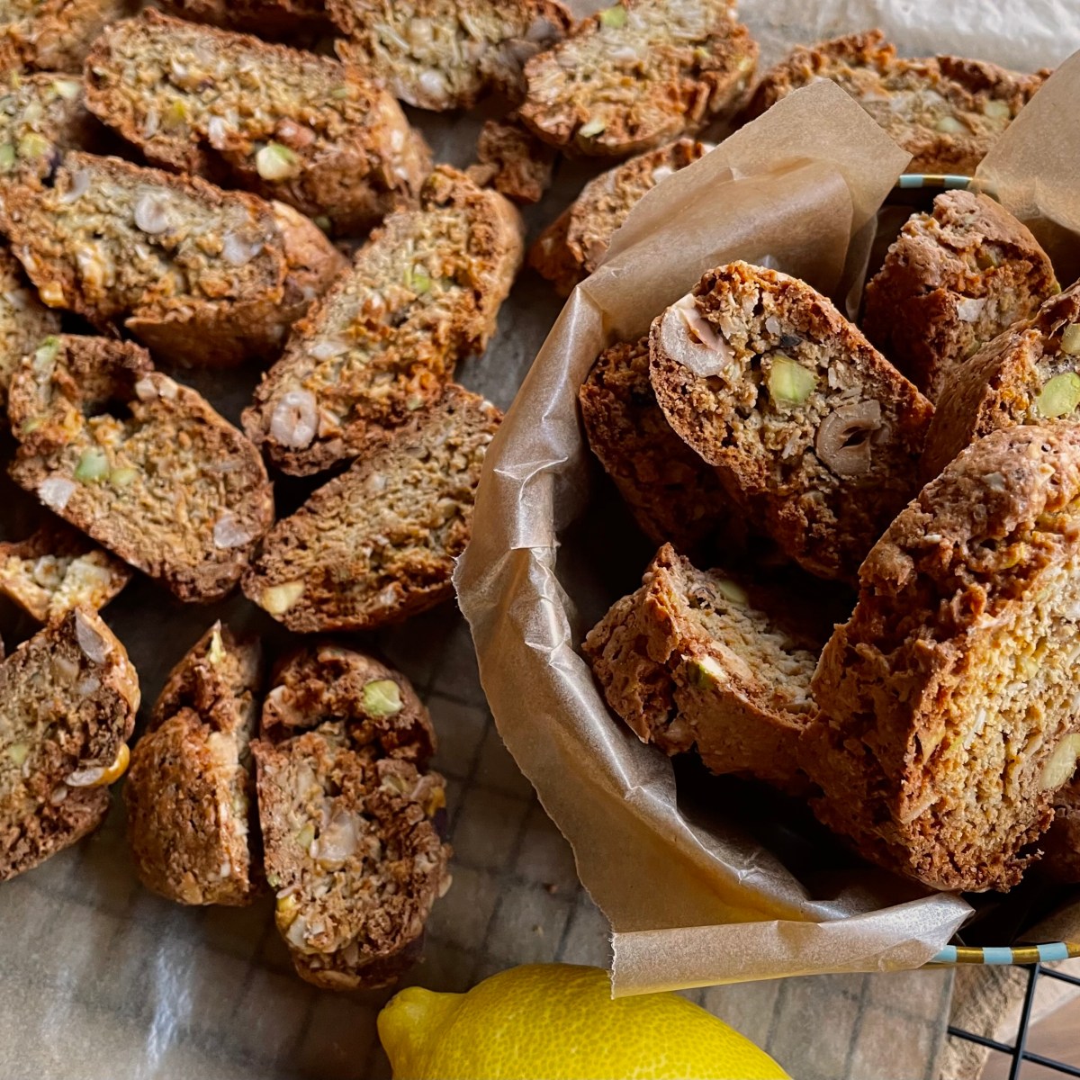 Biscotti aux pistaches, noisettes, amandes et&nbsp;citron