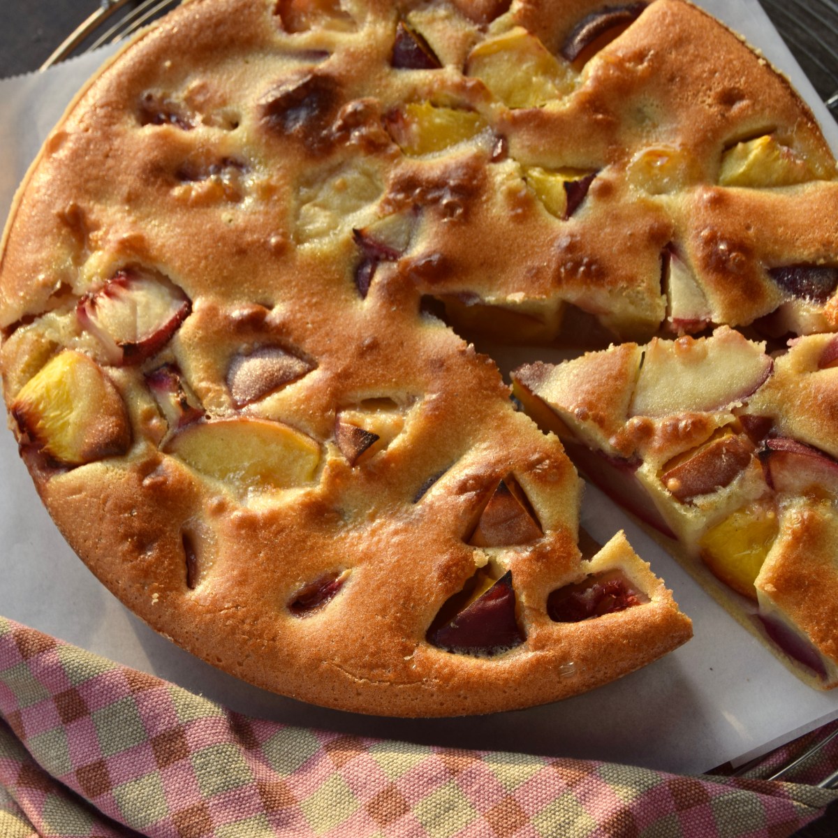Clafoutis aux pêches et aux&nbsp;nectarines